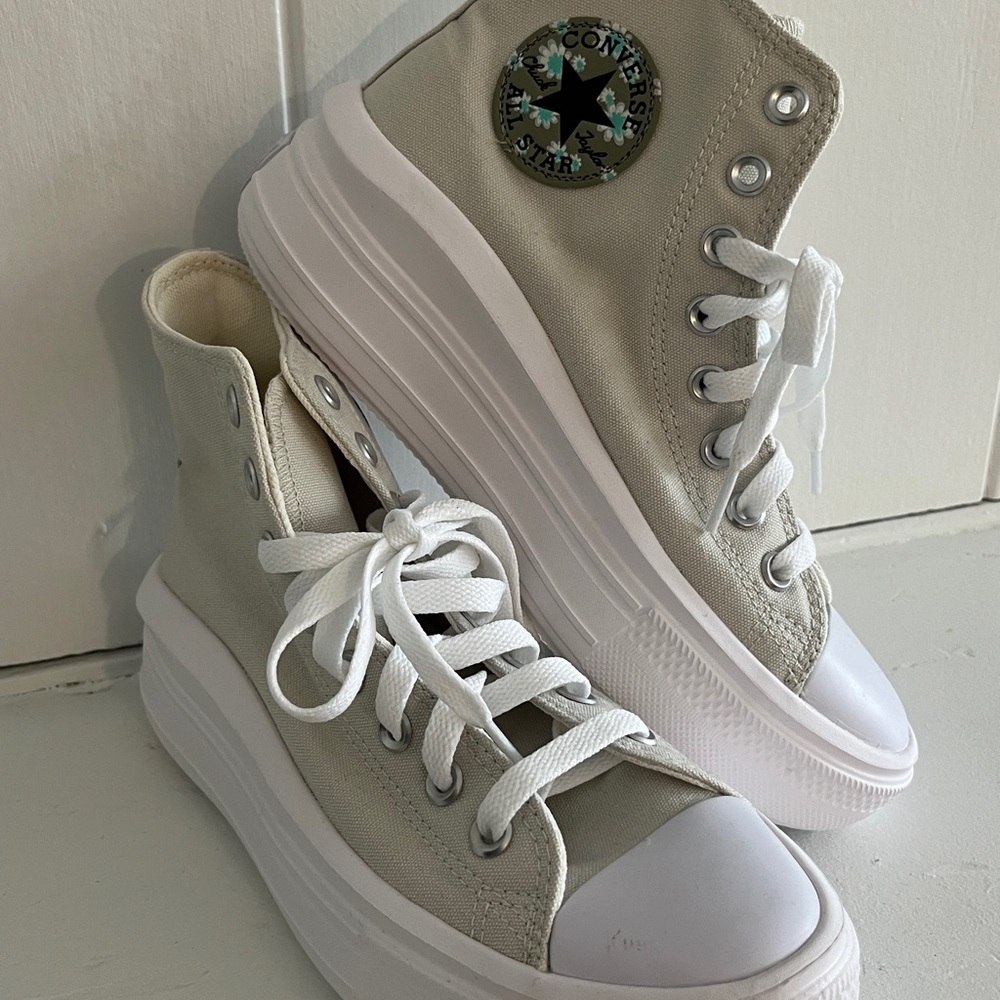 NEW Converse Chuck Taylor All Star HI MOVE FLOWER US Size 8